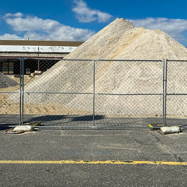 industries like construction, event management, and government agencies often use temporary fence panels for their operations